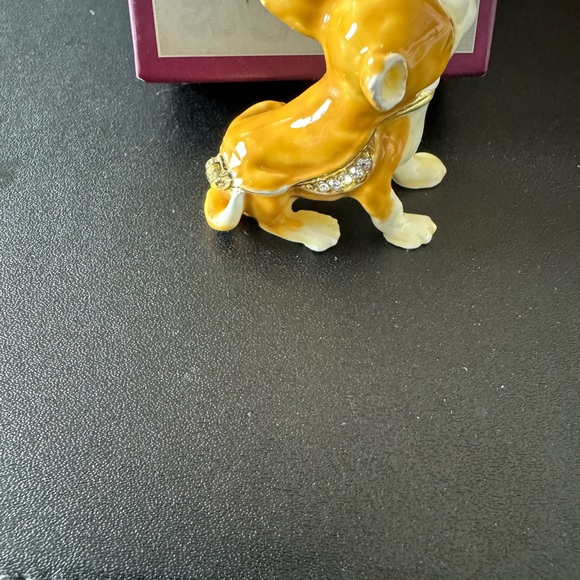 Jeweled Collection Hinged Ceramic Chihuahua Box - Picture 8 of 10